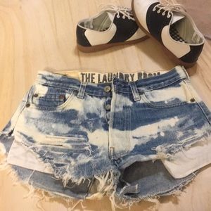 ULTRA distressed high waited button up shorts!!
